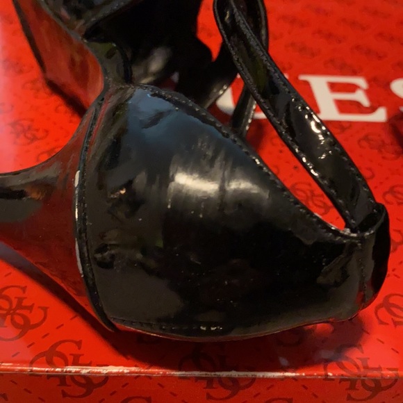 Guess platform open toe black sandals. Size 5.5 - Picture 5 of 10